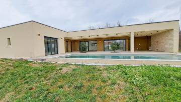 Hiša z bazenom na prodaj Žminj 