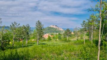 Building plot with view on Motovun